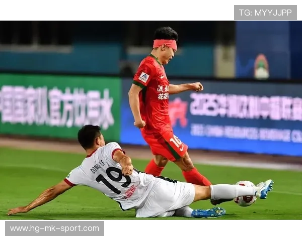 防守奇兵:李磊关键封盖,助球队稳住胜局! 防守奇兵:李磊关键封盖,助球队稳住胜局!